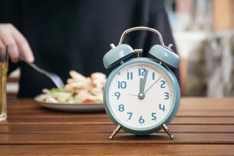 Program Makan Siang dan Susu Gratis Hampir Setara Biaya Pembangunan IKN, Haruskah Kita Hutang Lebih Besar Lagi? Realistis Atau Hanya Janji Manis?