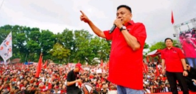 Ribuan Pendukung Hadiri Kampanye SKDT di Lapangan KONI, Manado Macet Total
