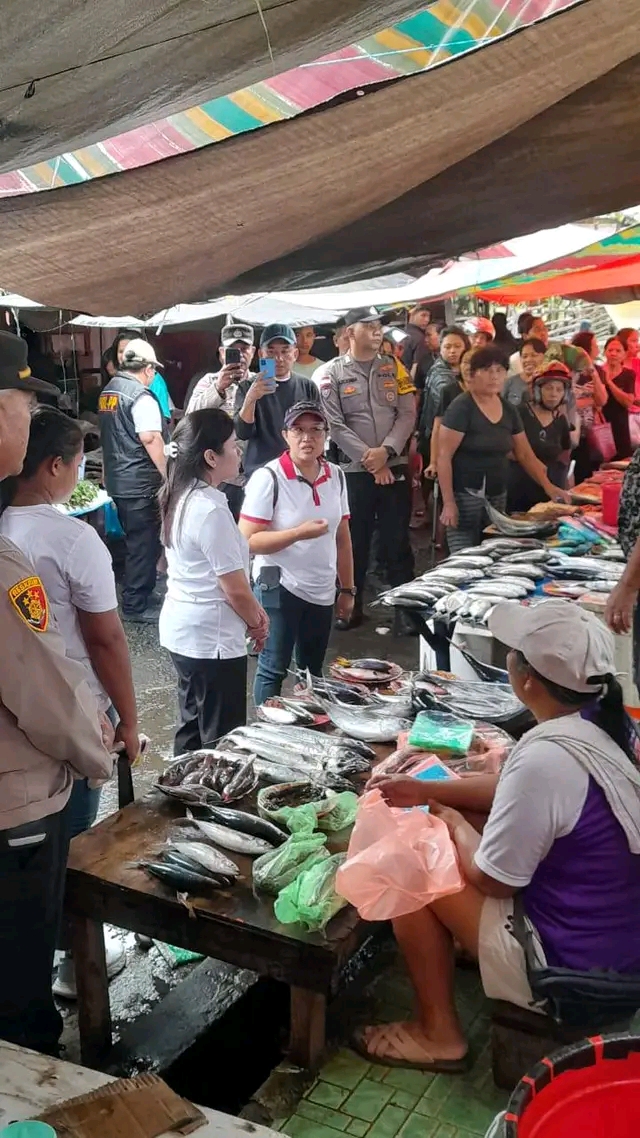Bupati Sitaro Tinjau Fasilitas dan Pra Sarana di Pasar Ondong