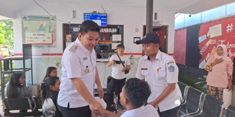 Pastikan Pelayanan Optimal ke Masyarakat, Wawali Bitung Monitoring Langsung Kinerja  Disdukcapil