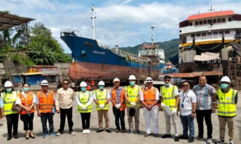 Bupati Bersama Wabup Tinjau Lokasi Docking Kapal Pemda KMP Lokong Banua