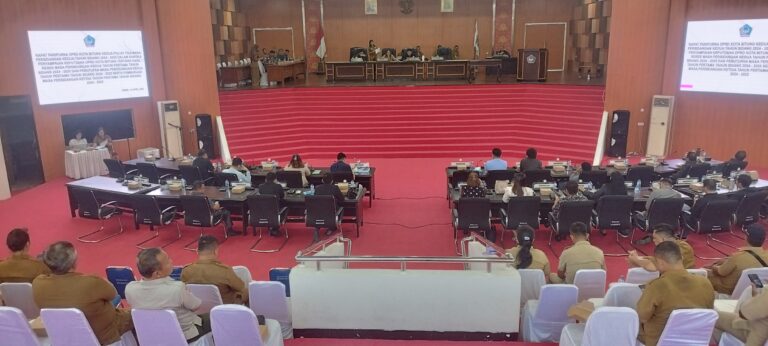 Sejumlah Pejabat Pemkot Bitung “Malas” Hadir Rapat Paripurna, Ketua DPRD Minta Walikota Agar Lakukan Evaluasi Kerja