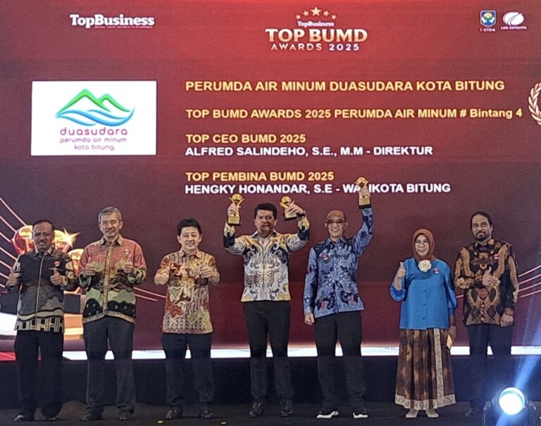 Top BUMD Awards 2025, Wali Kota Bitung Hengky Honandar Raih Penghargaan Top Pembina BUMD Awards 2025, dan Alfred Salindeho Top Ceo BUMD