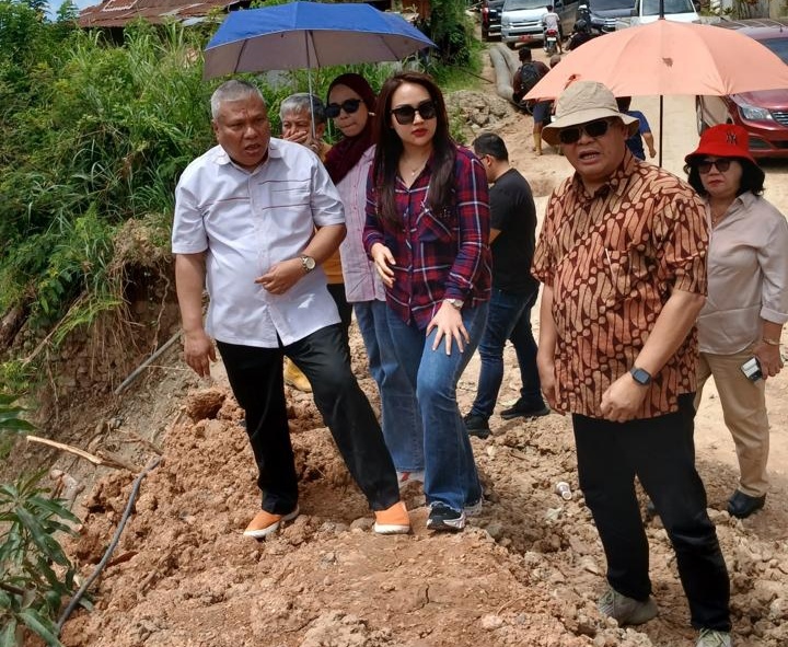 Tinjau Lokasi Proyek Jalan di Desa Lanud, Pansus LKPJ Dapati Pekerjaan  Tak Maksimal