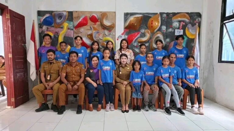 Ini Pesan Bupati Chyntia  Kalangit Saat Melepas 14 Atlet Panjat Tebing