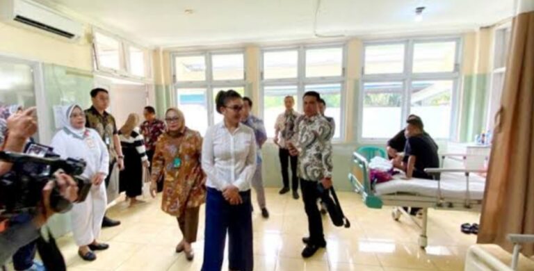 Dikeluhkan Masyarakat, FER Ingatkan Pihak RSUP Kandou,  Lahan Parkir Jangan Jadikan Bisnis
