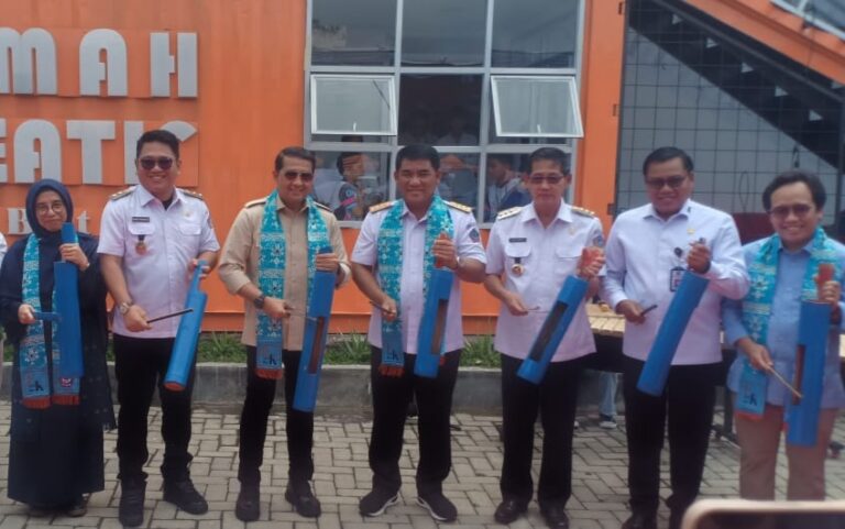 Hengky – Randito Sambut Kunjungan Menteri Ekraf di Rumah Kreatif Kota Bitung