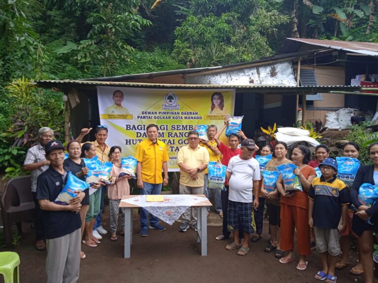 Golkar Manado Tampil Elegan Gelar Pembagian Sembako Sambut HUT ke-61 Tahun