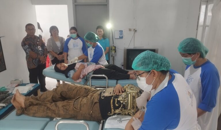 Dalam Rangka HUT ke 35, DPPKB Kota Bitung Beri Layanan KB Gratis Kepada Masyarakat