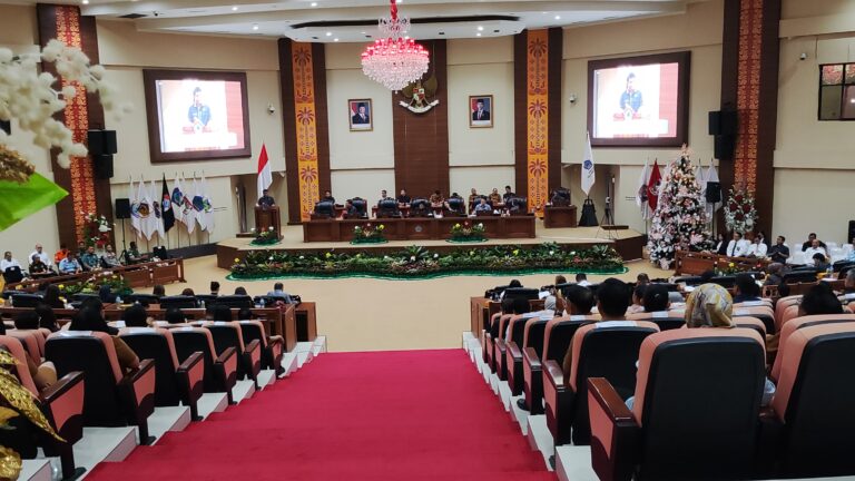 Gubernur Yulius Selvanus Sampaikan Penjelasan   KUA dan PPAS APBD Pemprov Sulut Tahun 2026 Dalam Rapat Paripurna