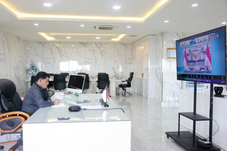 Rapat Bersama Presiden Prabowo, Gubernur Yulius Tegaskan Sulut Siap Dukung Pembangunan Koperasi Desa Merah Putih