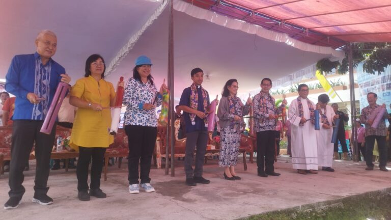 Wali Kota Hengky Honandar Buka Kegiatan Pertemuan Kaum Ibu Katolik se-kevikepan Tonsea di Paroki Stella Maris Bitung