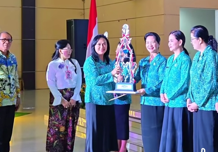 Temu Kader se-Sulut, Ketua TP-PKK Ny. Anik Yulius Selvanus Tegaskan Komitmen Wujudkan Keluarga Sejahtera