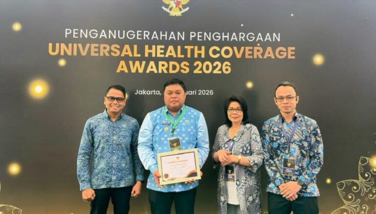Bulahari Terima Penghargaan UHC Awards Dari Menko Pemberdayaan Masyarakat