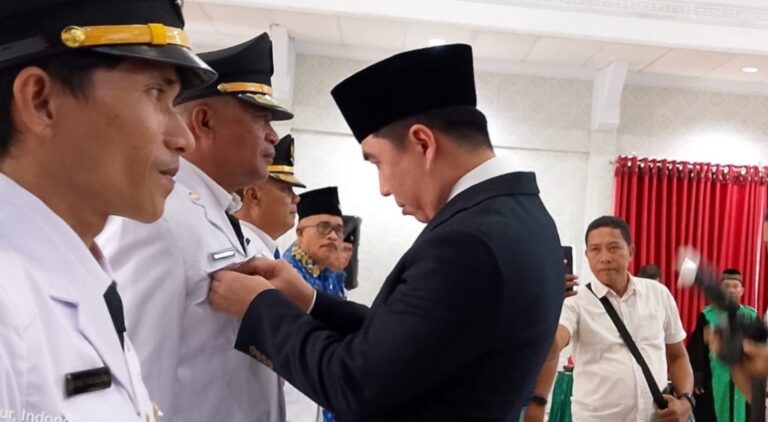 Pelantikan 16 Pejabat Administrator, Pengawas dan Fungsional di Pemkab Sangihe