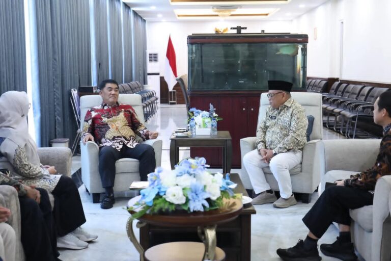 Subsidi Haji Sulut Naik Jadi Rp5 Juta, Gubernur Yulius Ringankan Beban Jemaah di Tengah Kenaikan Biaya Penerbangan