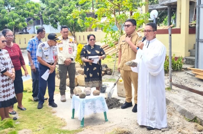 Wabup Tendris Bulahari Hadiri Ibadah Peletakan Batu Dasar Kantor Resort Tatoareng